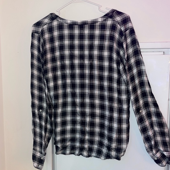 Express Women’s Flannel Top - Picture 4 of 6